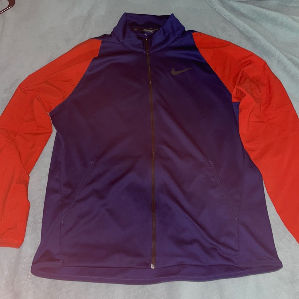 Thin Nike sweater.L